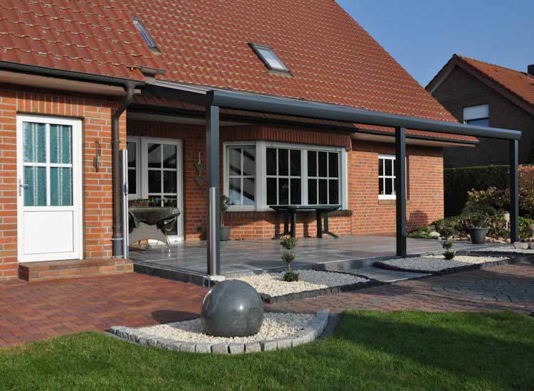 Alles ist möglich: Terrassenüberdachung in Sonderanfertigung