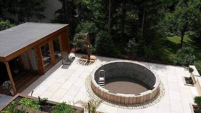 Sauna, Pool und Umgebung
