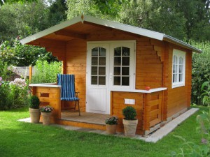 Das traditionelle Erscheinungsbild dieses Gartenhauses Santorin ließe