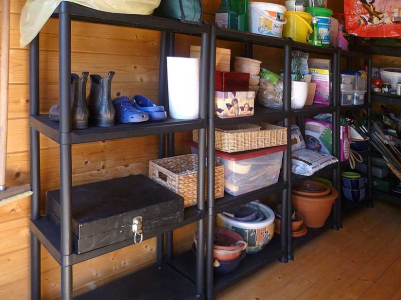 Ein Schwedenhaus als Gerätehaus und Pflanzen-Winterquartier