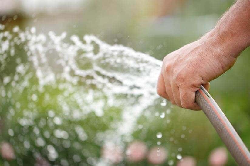 Hand Gartenschlauch Wasserstrahl