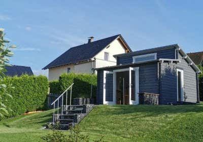 Ein rundum erfolgreiches Familienprojekt: das Gartenhaus Lausitz wird aufgebaut